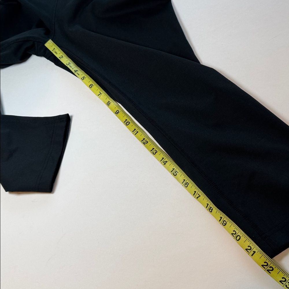 Columbia Women’s Black Cropped Leggings Size Large - Picture 7 of 7